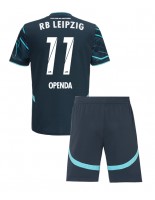 Otroške Nogometnih dresov RB Leipzig Lois Openda #11 Tretji 2024-25 Kratki rokavi (+ hlače)